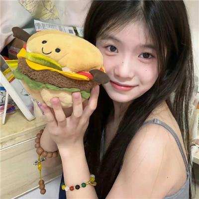 黑珍珠艾曼妞